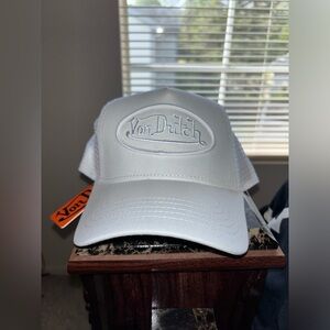 Von Dutch Trucker Hat **Unisex**